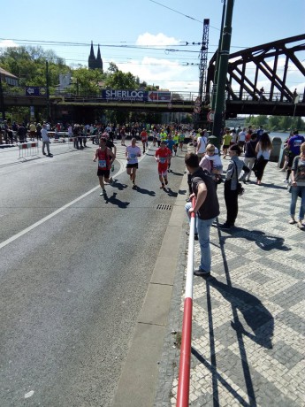 průběh závodu Horák